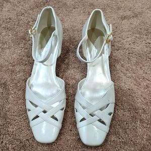 7 1/2 Medium Covington cut-out caged sandal heels